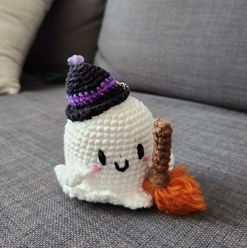 Ghost keychain‼️ (3/$25)